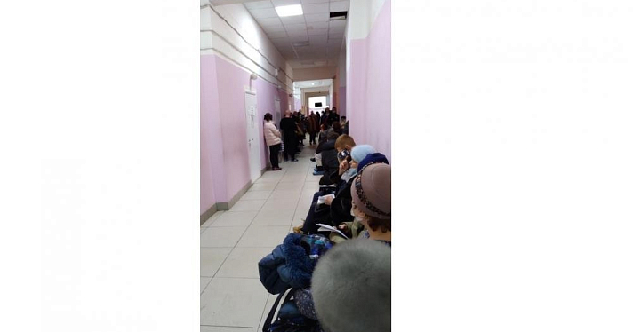 «Два врача на сто человек»: ярославцы жалуются на огромные очереди в поликлиниках