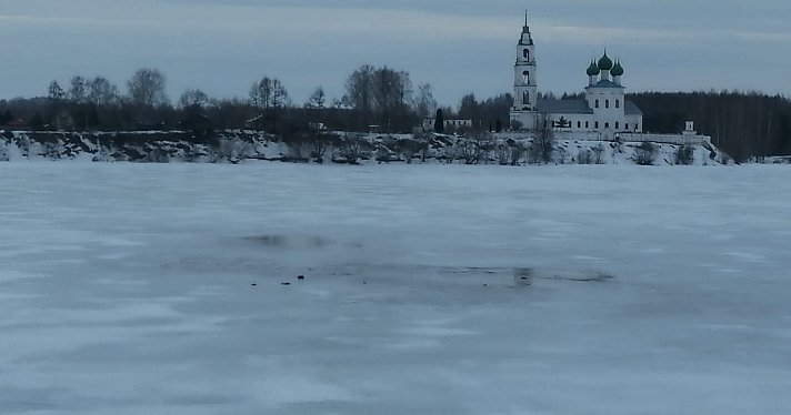 Десять человек решили перейти Волгу по льду: стали известны подробности ночной трагедии в селе Диево-Городище_235488
