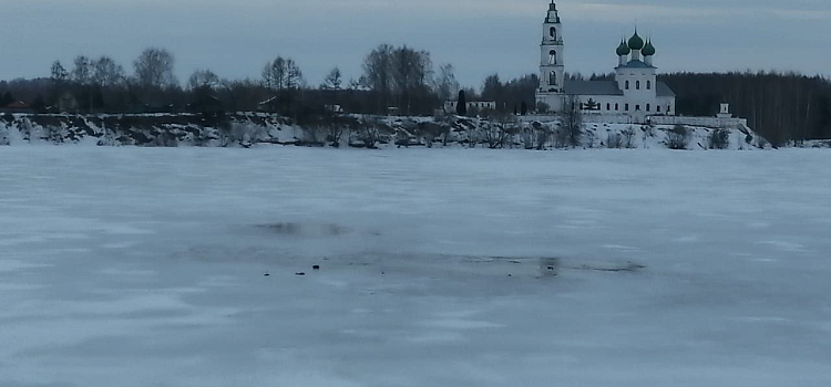 Десять человек решили перейти Волгу по льду: стали известны подробности ночной трагедии в селе Диево-Городище_235488