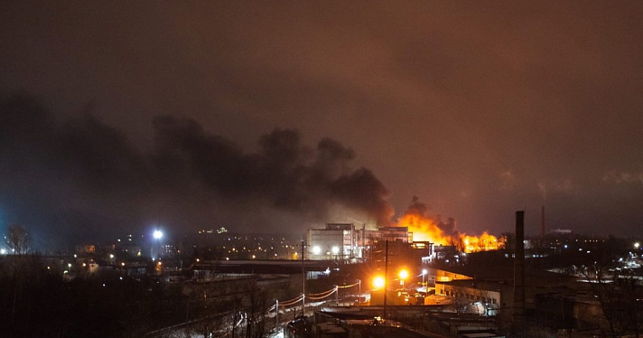 «Значит кому-то надо»: в Рыбинске горит завод «Магма»