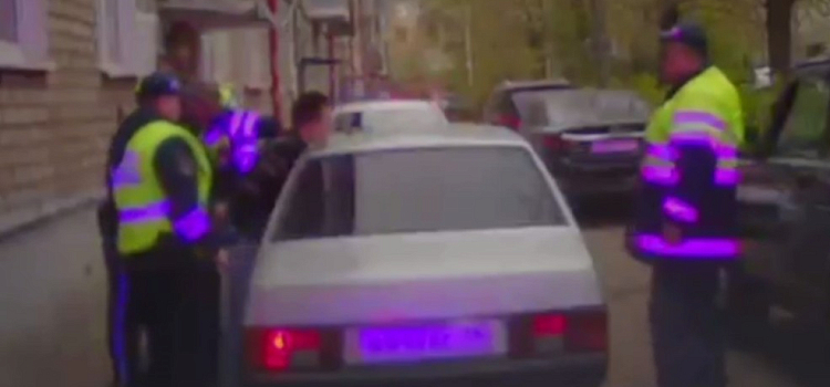 В Ярославле сотрудники Госавтоинспекции задержали лихача на «Жигулях», вышедшего по УДО