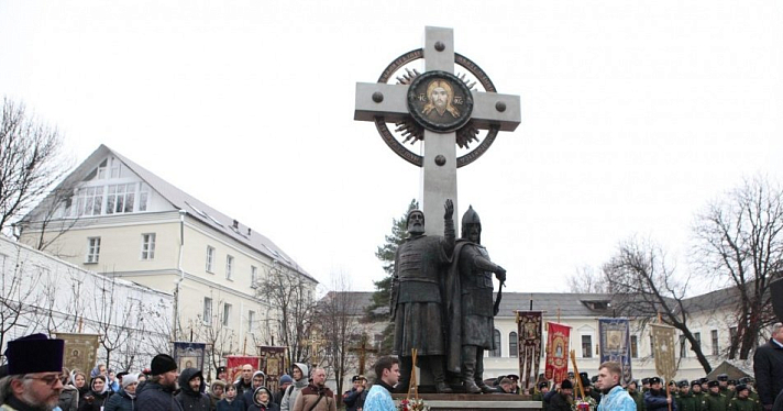 Губернатор Дмитрий Миронов принял участие в открытие памятника Минину и Пожарскому
