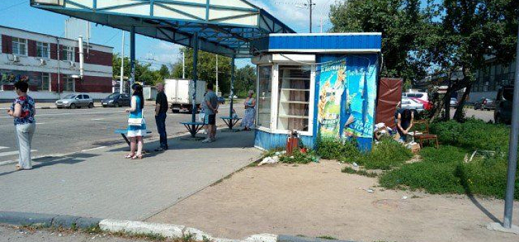 На проспекте Ленина в Ярославле стартовал демонтаж торгового ларька 
