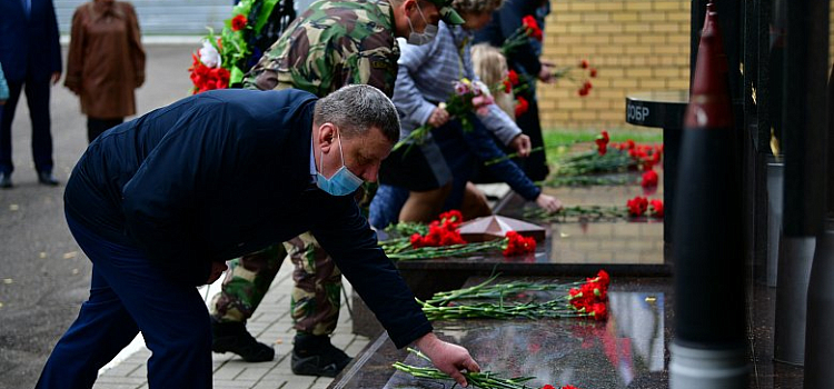 В Ярославле прошли памятные мероприятия, посвященные годовщине гибели сотрудников ОМОН