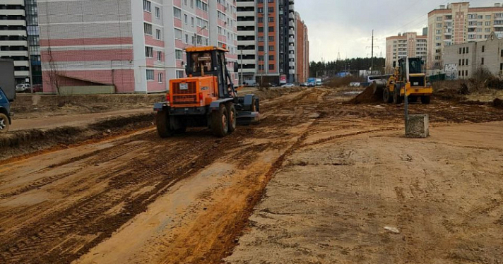 На дороге рядом с Ярославлем ликвидировали «лужу-ловушку»