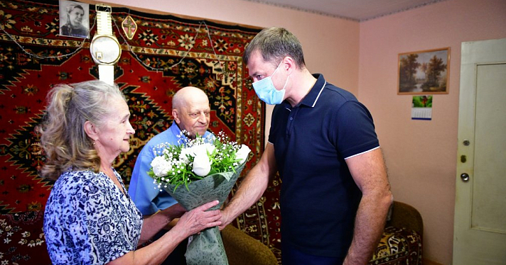 Мэр Ярославля приехал в гости к семье Пономаревых