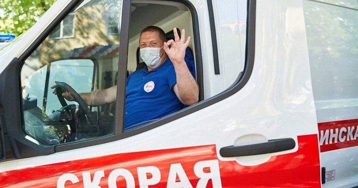 40 000 рублей в месяц: в Ярославле ищут водителей для работы на скорой помощи