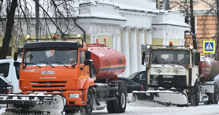 Дмитрий Миронов предложил чиновникам взять лопаты и показать подчиненным, как убирать город от снега