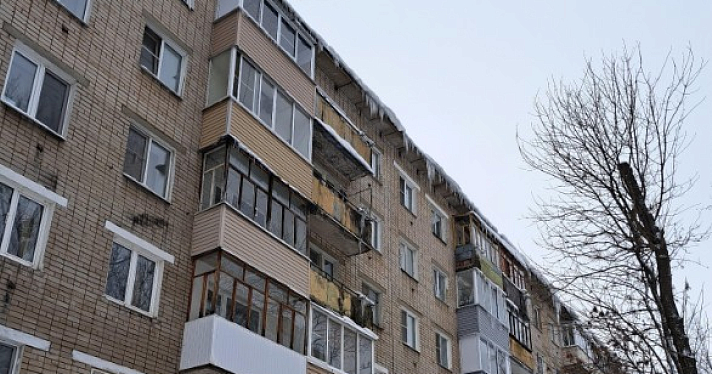 Мыла окна: в Ярославле женщина разбилась, упав с четвертого этажа