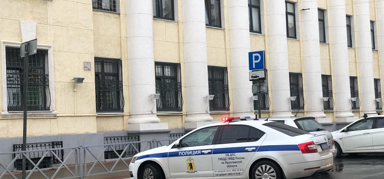 На водителя автобуса, виновного в смерти малышки в Ярославле, возбудили уголовное дело