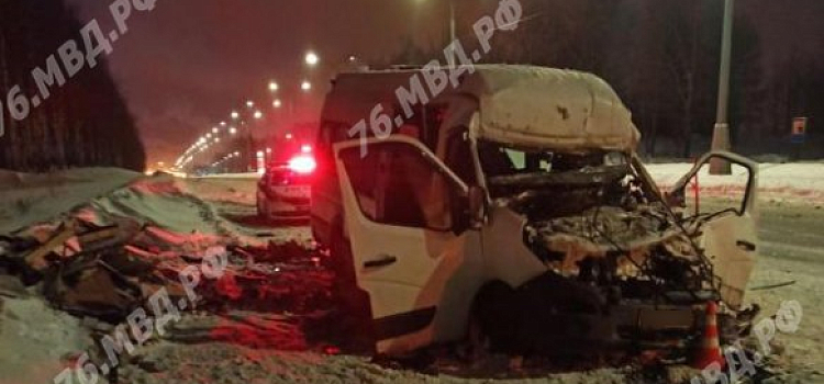 В ДТП на трассе М-8 в пострадали три человека