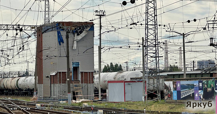 Заинтересованных в восстановлении нет: на станции Ярославль Главный сносят старинную водонапорную башню_246457