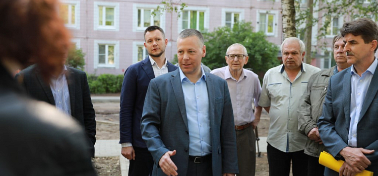 Михаил Евраев поручил муниципальным властям помочь жителям добавить в благоустройство дворов новые элементы