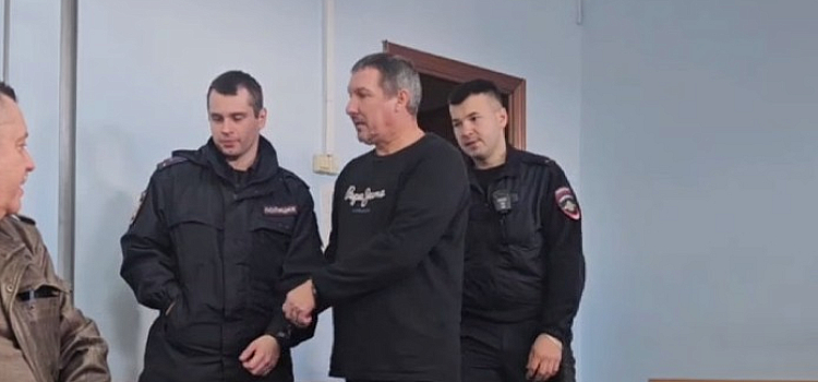 Ярославец украл деньги с карточки собутыльника, пока тот спал