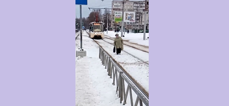 «По путям безопаснее»: ярославцы жалуются на состояние тротуаров и дворов рядом с ТЦ «Победа»