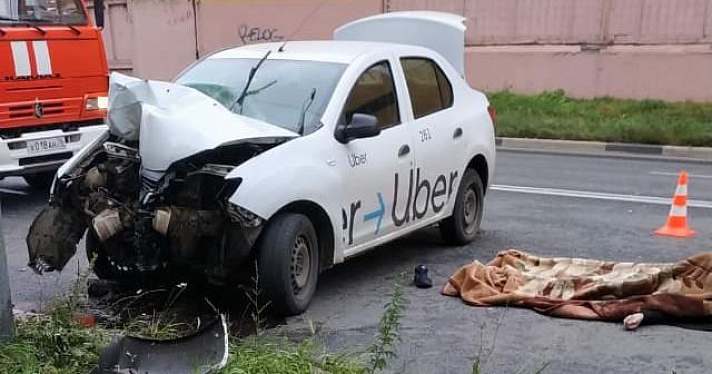 В смертельном ДТП в Ярославле погиб таксист