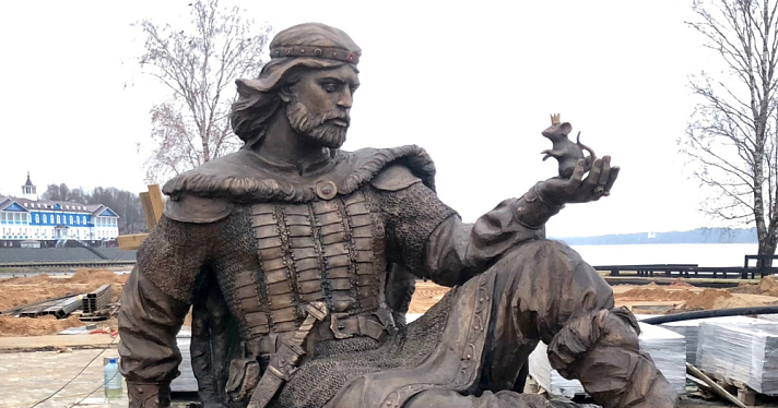 В Мышкине установили скульптуру легендарного основателя города