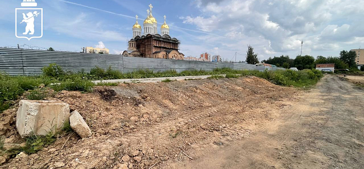 Ярославцам рассказали о ходе благоустройства сквера имени Ивана Ткаченко_301055