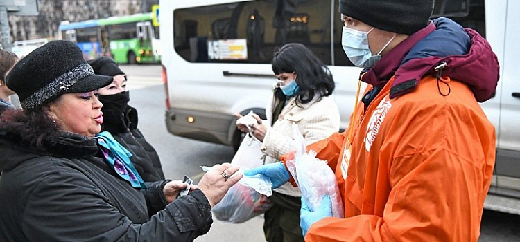 В России запретили закупать медицинские маски за границей