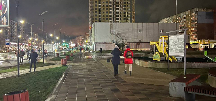 «Полгода отсутствует освещение»: ярославцы пожаловались на отключение электроэнергии в сквере