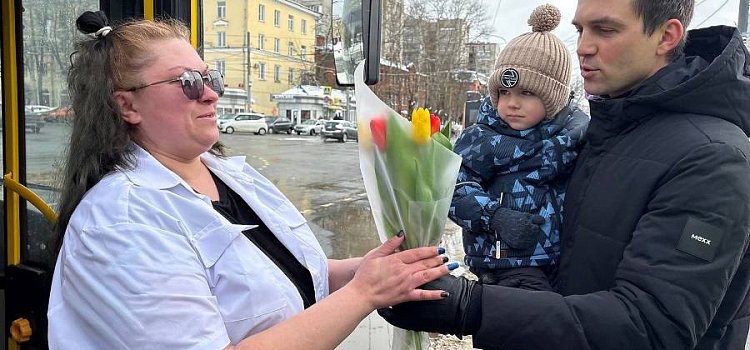 В Ярославле сотрудники Госавтоинспекции массово останавливали женщин-водителей_312589