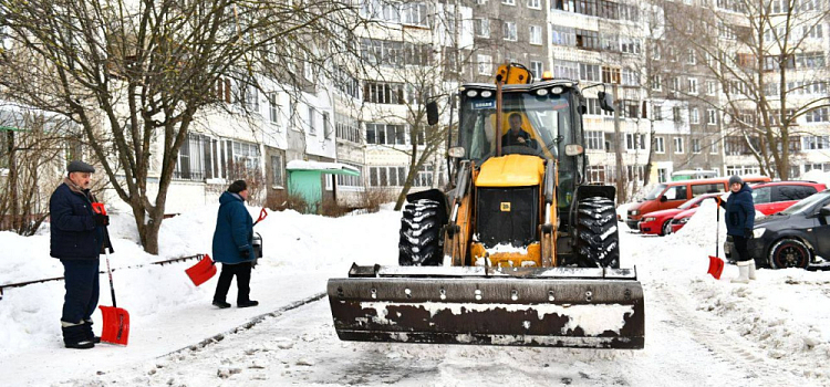Ярославским дворникам подняли зарплаты до 60 тысяч рублей