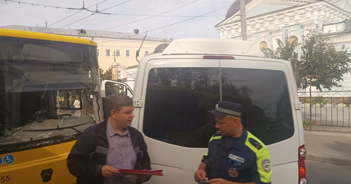 В центре Ярославля произошло ДТП с участием автобуса