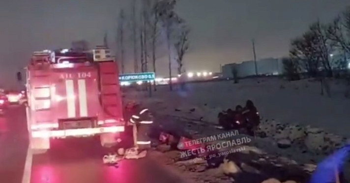 Два водителя пострадали в массовом ДТП под Ярославлем