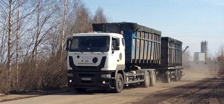 На полигон «Скоково» под Ярославлем приезжали мусоровозы, вероятно, принадлежащие Правительству Москвы. Репортаж «Яркуба»_137857