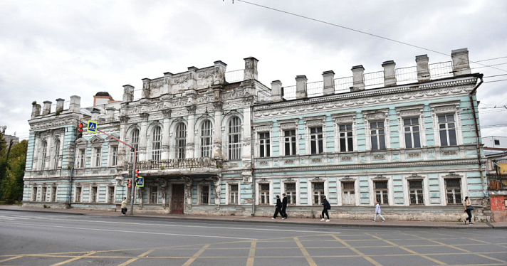 На собственника «Дома с атлантами» в Ярославле снова подали в суд