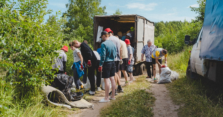 Ярославские студенты вывезли 20 тонн мусора с берегов Рыбинского водохранилища_245695