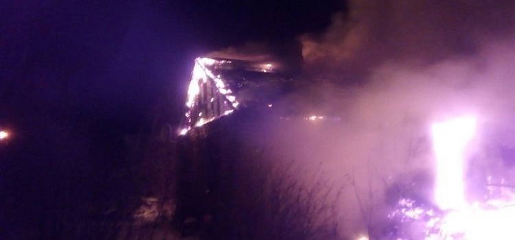 Сгорел дотла: в деревне в Ярославской области вспыхнул частный дом