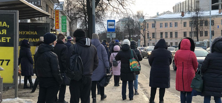 Ярославцы предложили открыть пункты обогрева для ожидания общественного транспорта