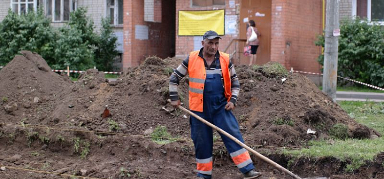 Мэрия проверила ход благоустройства дворов Красноперекопского района