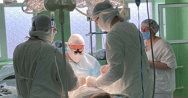 В Ярославской области хирурги провели уникальную операцию ребенку_234461