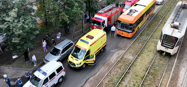 В Ярославле горел магазин в жилом доме_301444