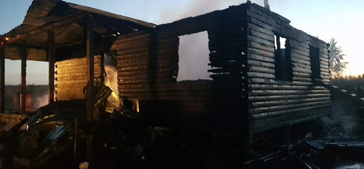 Многодетной семье, у которой при пожаре погиб ребенок, окажут помощь_165519
