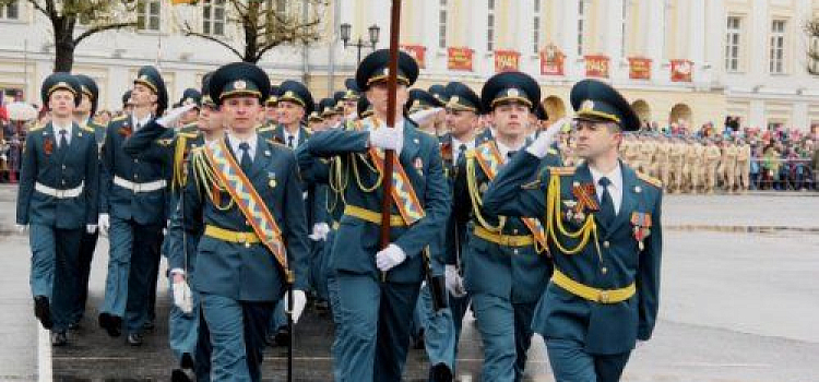 В Ярославле состоялся парад Победы