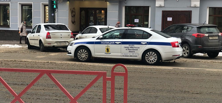 Ярославский сотрудник ГИБДД отказался от взятки в размере 105 тысяч рублей