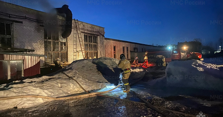 В Ярославле загорелся цех фабрики валяной обуви