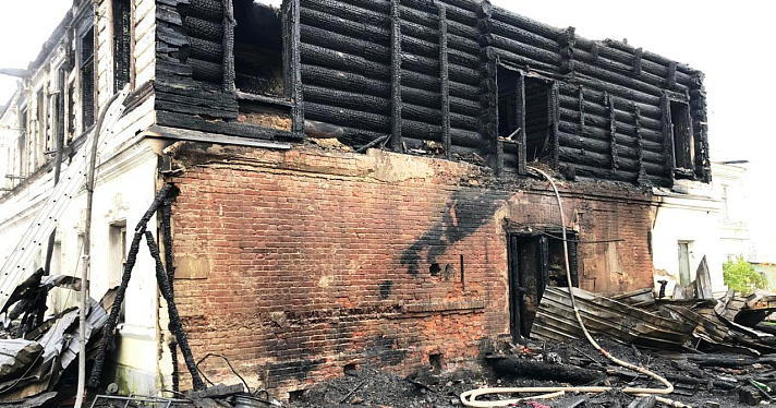 Поджог жилого дома в Ростове Великом, где в результате пожара погибли люди. Главное_161294