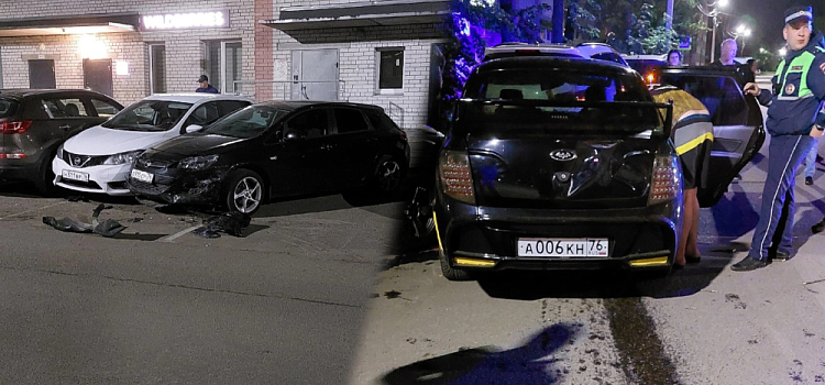 В Ярославле стритрейсер на «Гранте» разбил во дворе несколько автомобилей