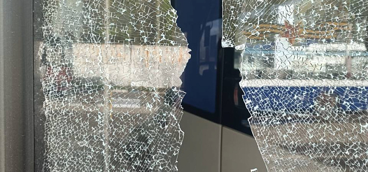 В Ярославле не желающий оплачивать проезд молодой человек открыл стрельбу в троллейбусе