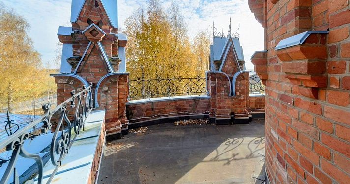 Подешевел в 6 раз: в Ярославской области продают замок в готическом стиле_198330
