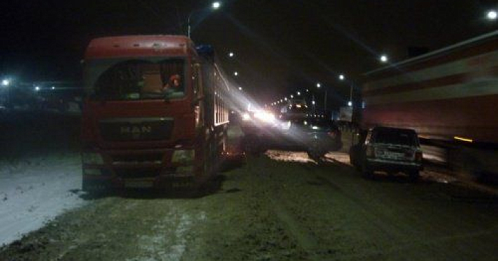 В результате ДТП под Ярославлем пострадали два человека 