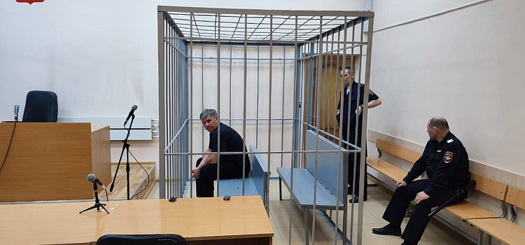 Двух железнодорожников, по вине которых могло произойти столкновение автобуса и поезда под Переславлем, заключили под стражу_268983