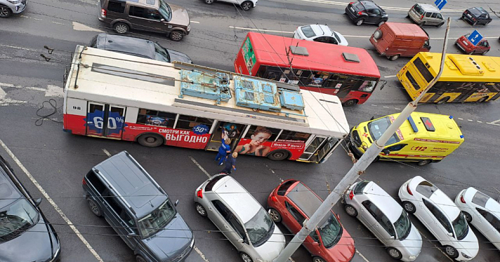 В центре Ярославля пострадала пассажирка троллейбуса