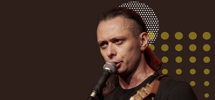 Может в клочки порвать шаблоны неподготовленного человека: в Ярославль с концертом едет Михаил Елизаров