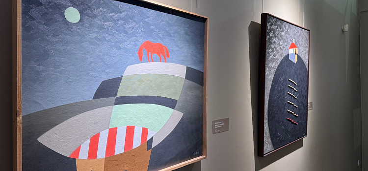 Петербургский неосимволист передал Ярославскому художественному музею свои полотна_307252