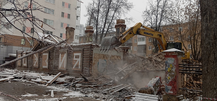 В Ярославле завершается снос дома с «уличной поэзией»